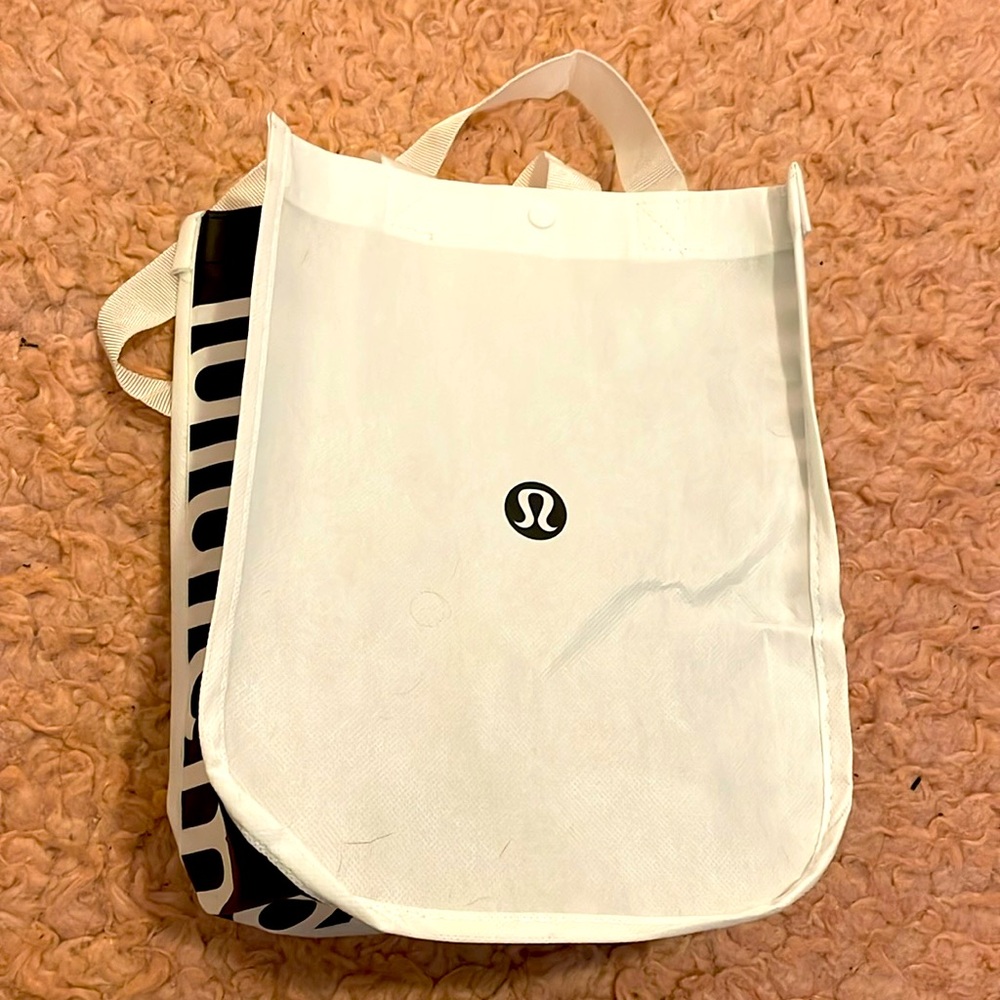 Lululemon bag